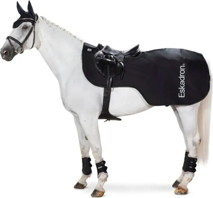 Skrittäcke SOFTSHELL svart 145 cm | Lägg i varukorg